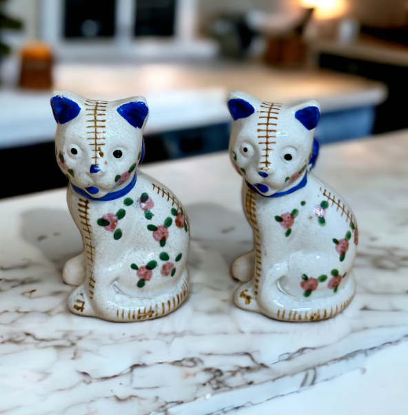 Vintage Cat Salt & Pepper Shakers